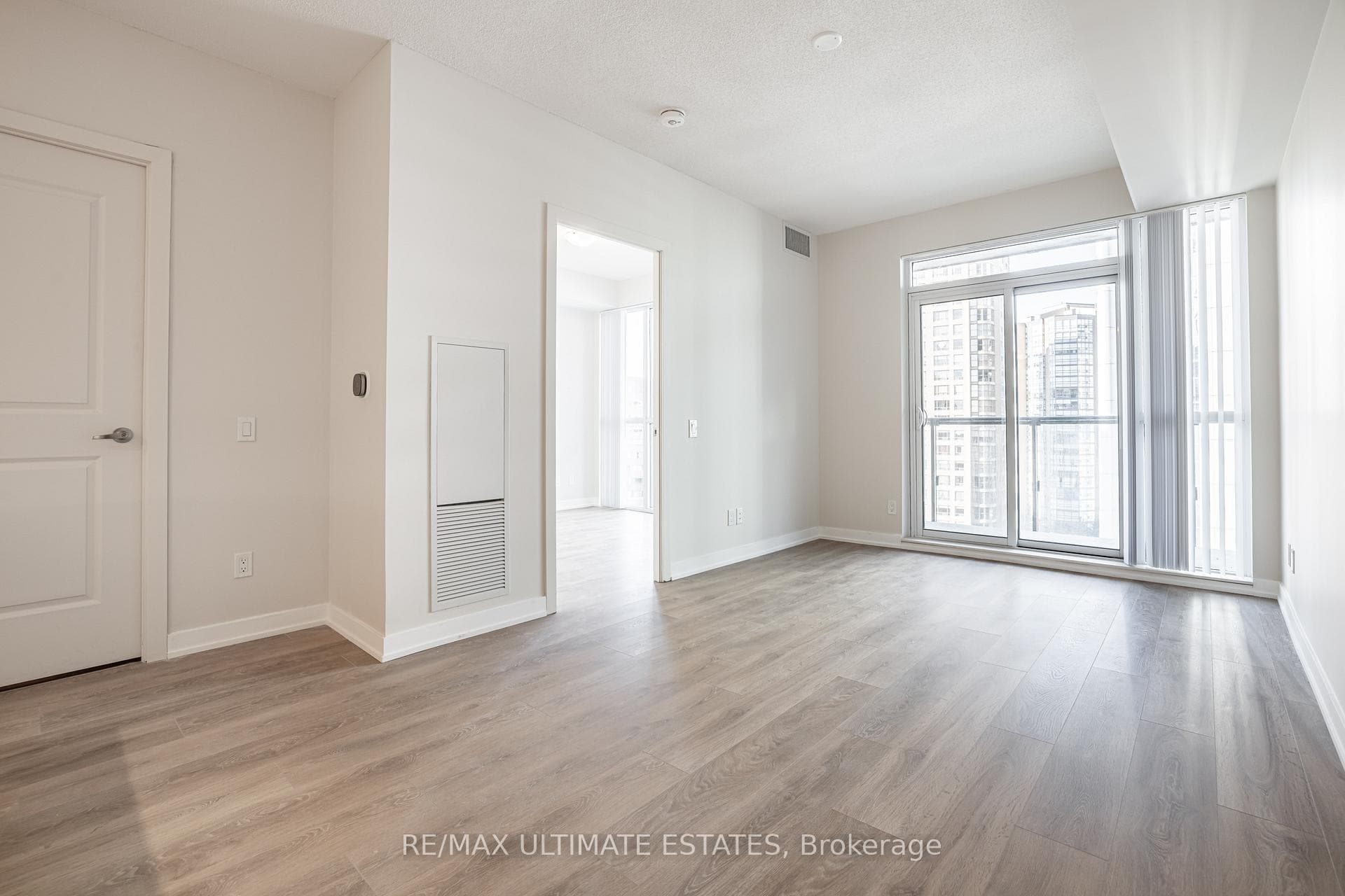 4955 Yonge Street Unit 1109 photo 8