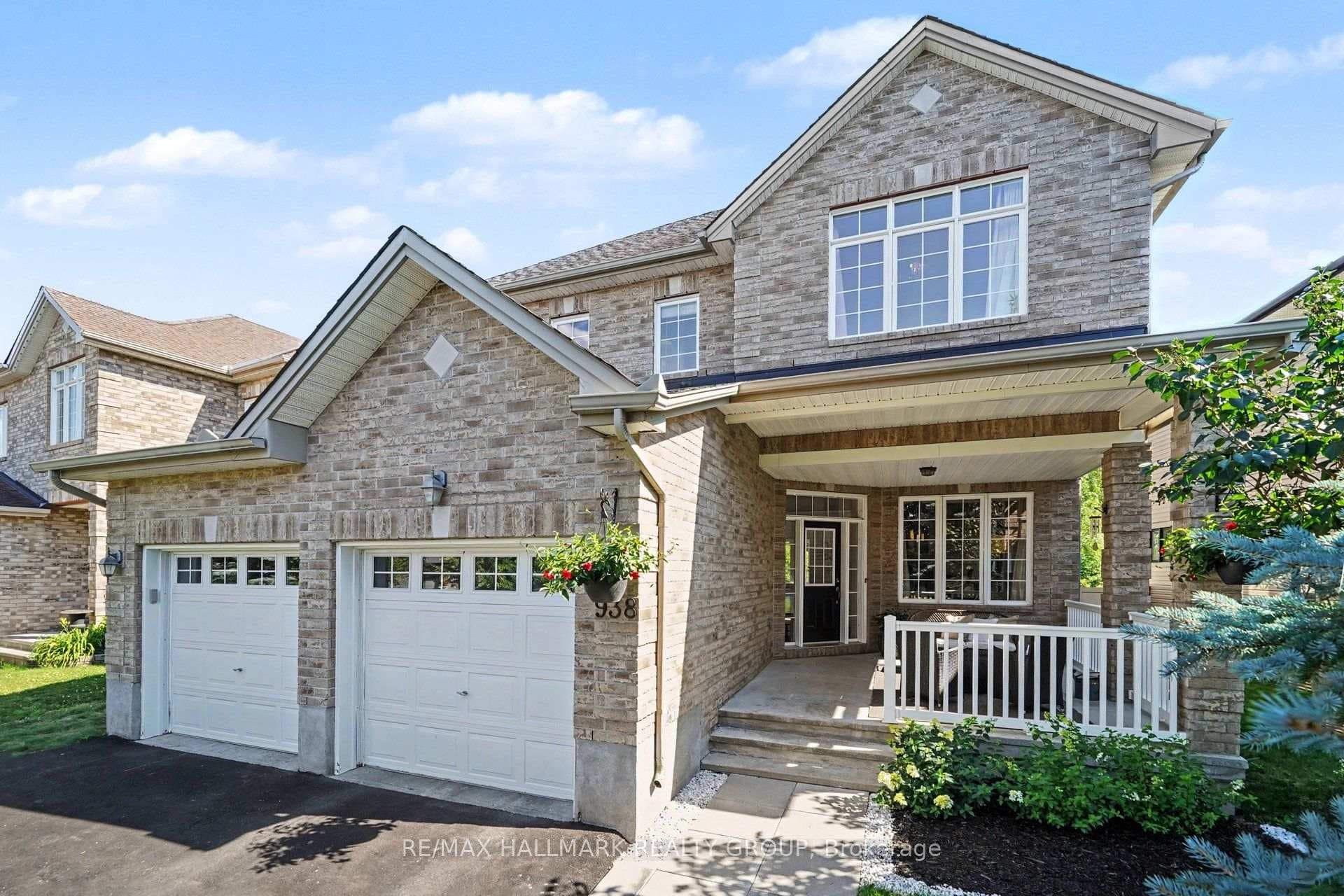 938 Wildcarrot Crescent photo 1