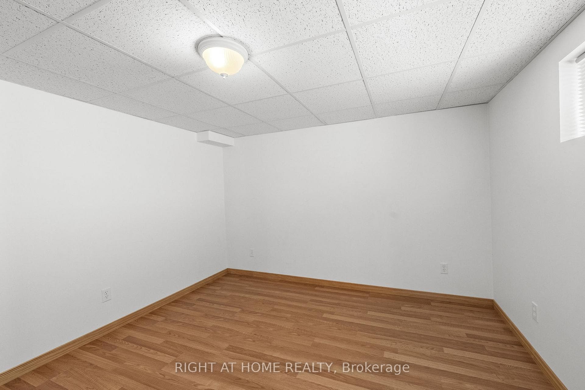 757 Dickens Avenue photo 37