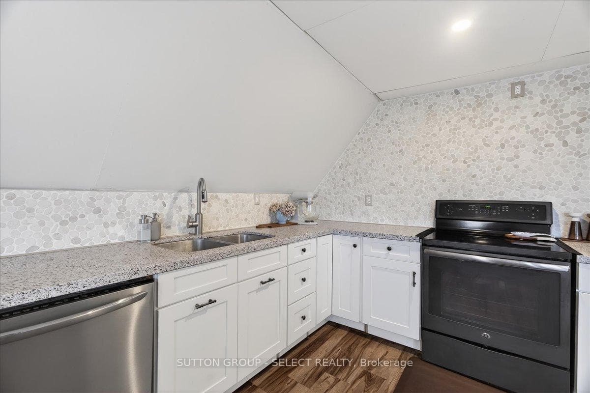451 Colonel Talbot Road photo 8