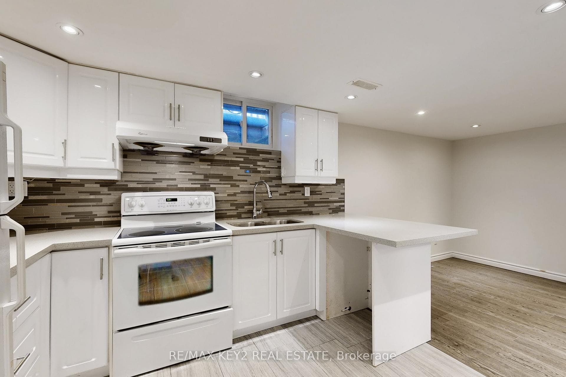 779 Wesley Drive Unit Bsmt photo 6