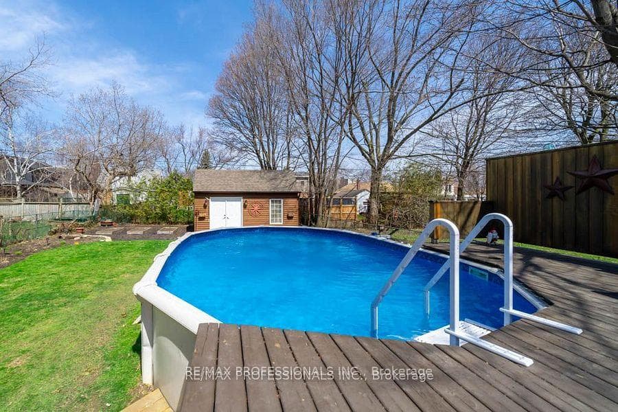 82 Colonial Avenue photo 32