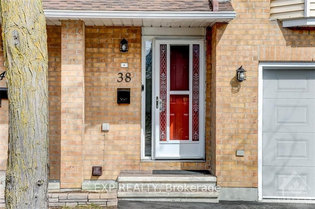 38 OAKHAVEN photo 2
