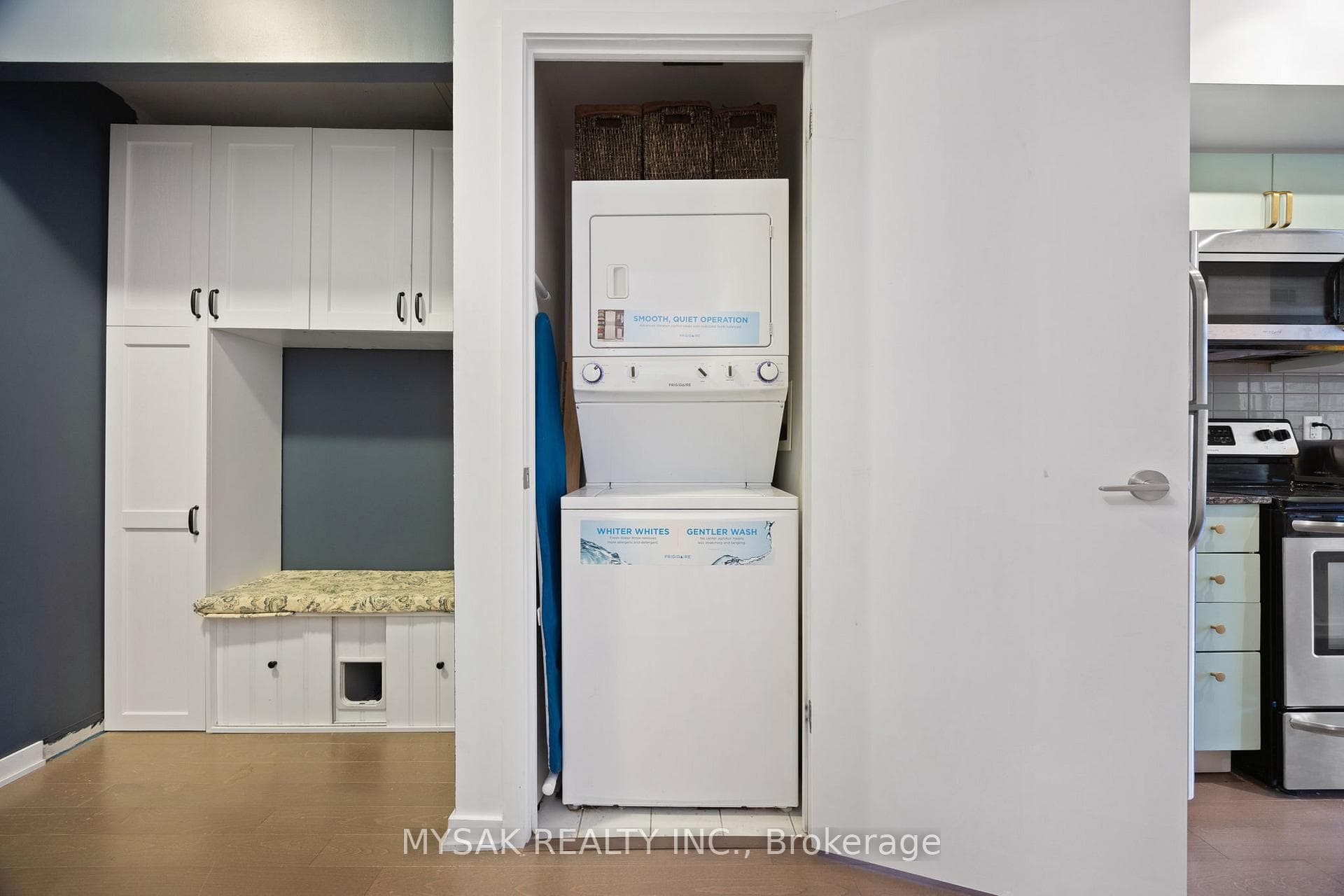 105 The Queensway N/A Unit 2513 photo 18