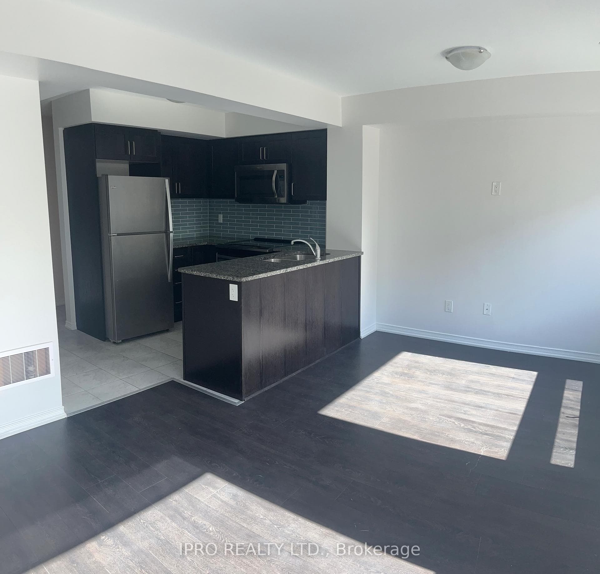 7 Applewood Lane Unit 231 photo 9
