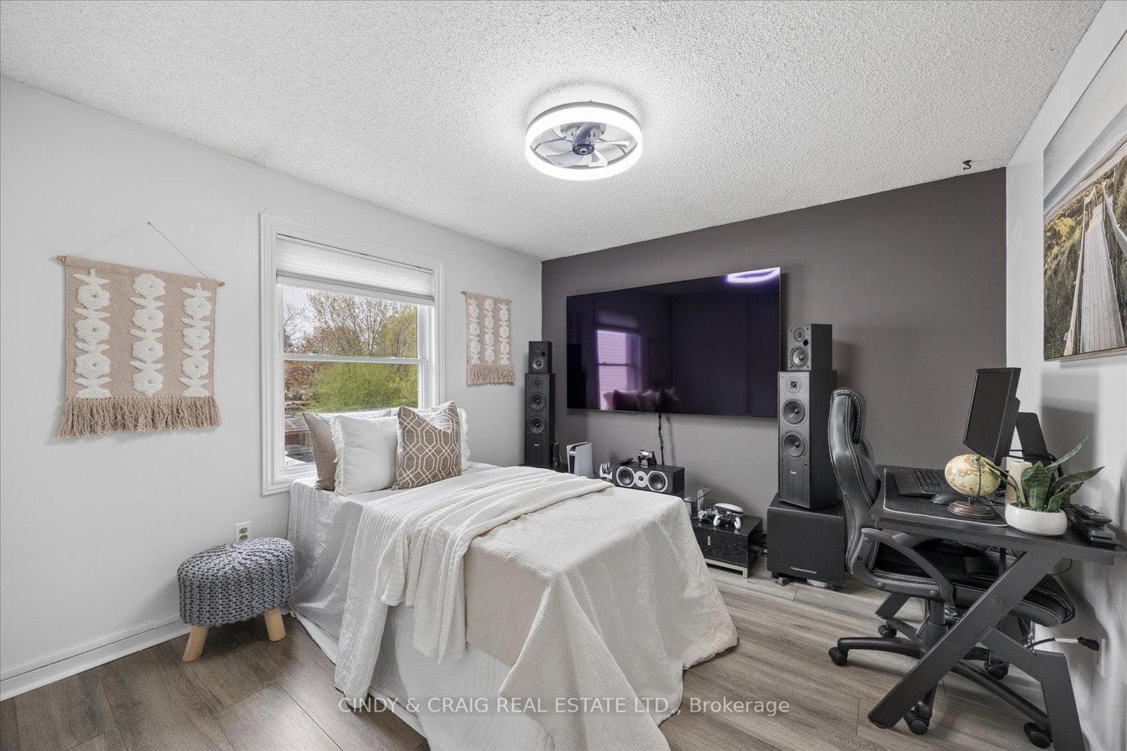 31 Hillhurst Crescent photo 12