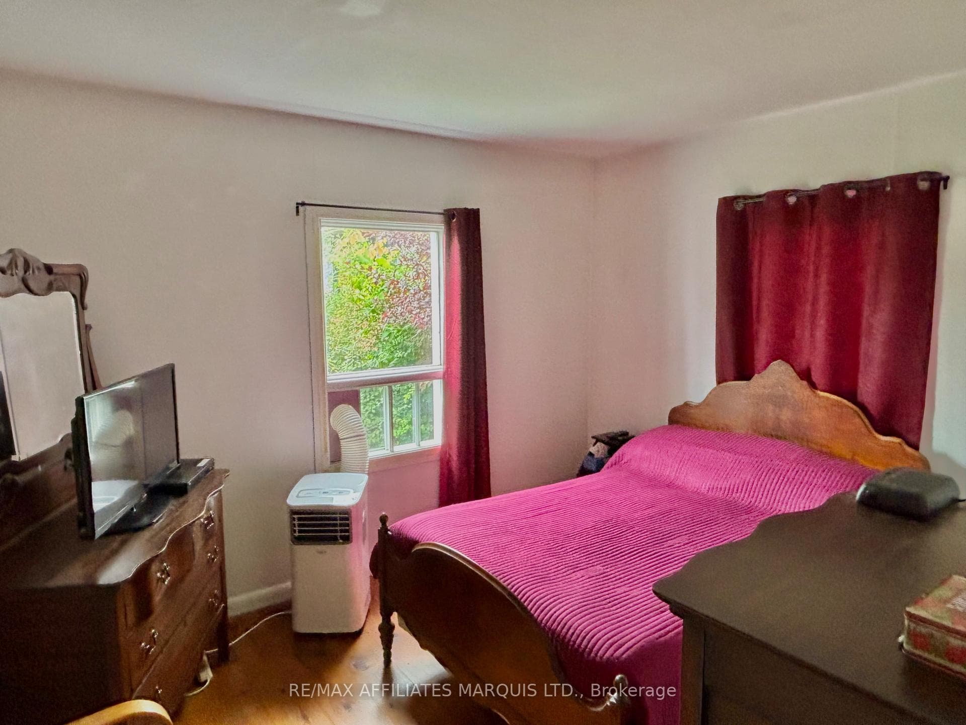 452 Dominion St Street photo 17