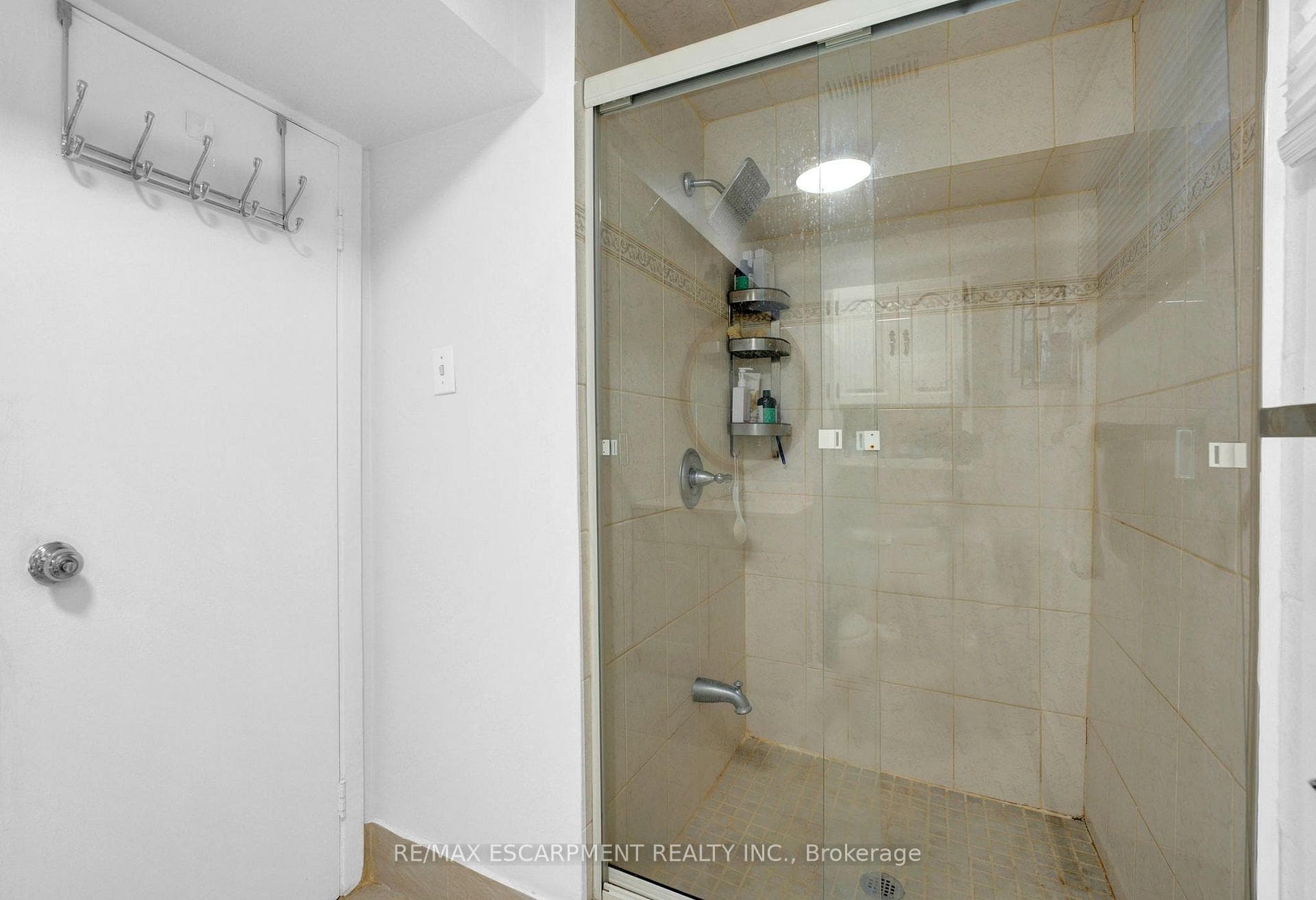 2506 YARMOUTH Crescent photo 30