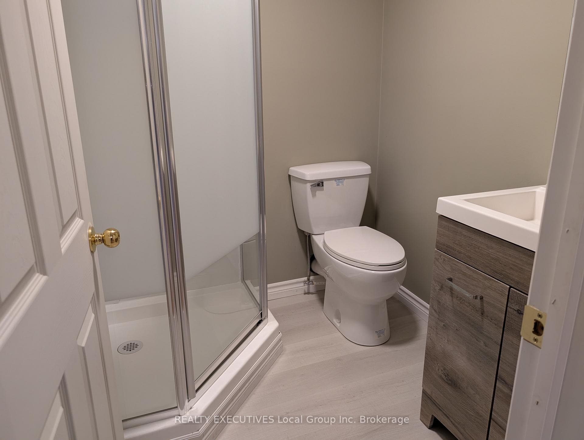 Lower level 3 piece bathroom