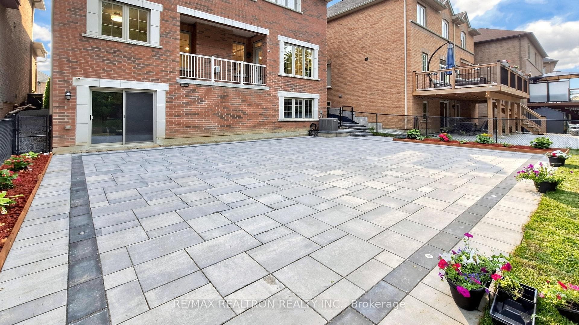 66 Kashani Court photo 42