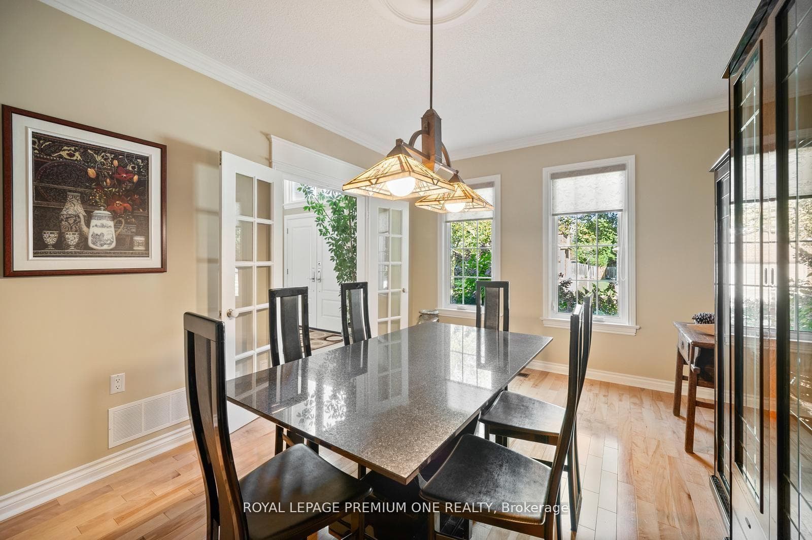 536 Village Parkway photo 19