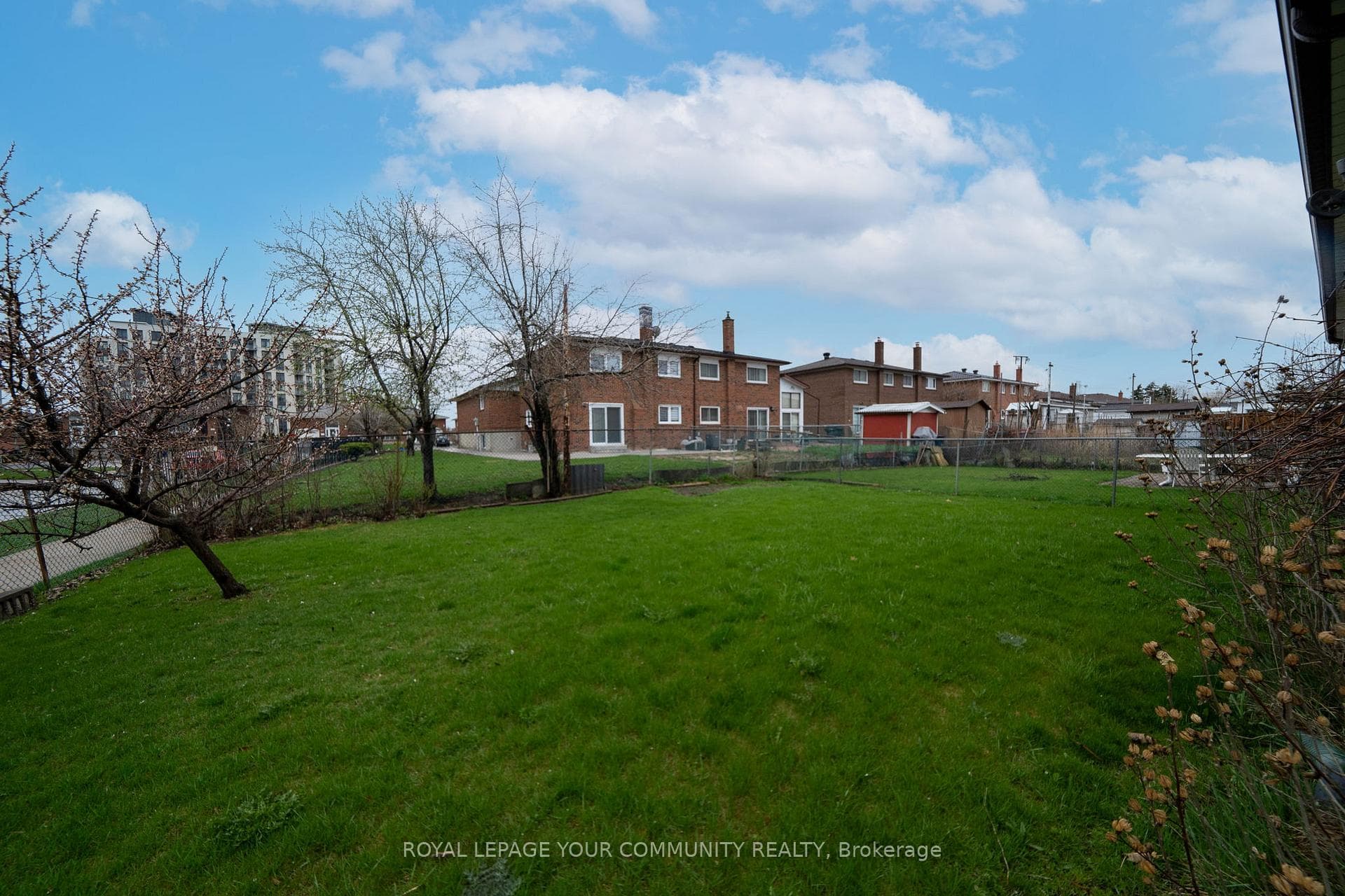 53 Marilyn Place photo 21