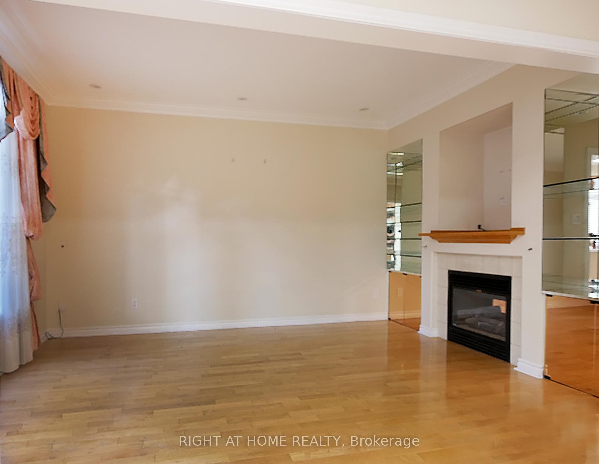 1828 Holbrook Court photo 6
