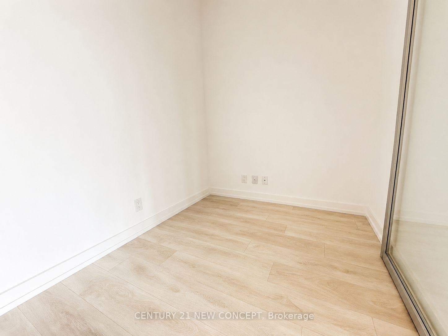 75 James Street Unit 1416 photo 9