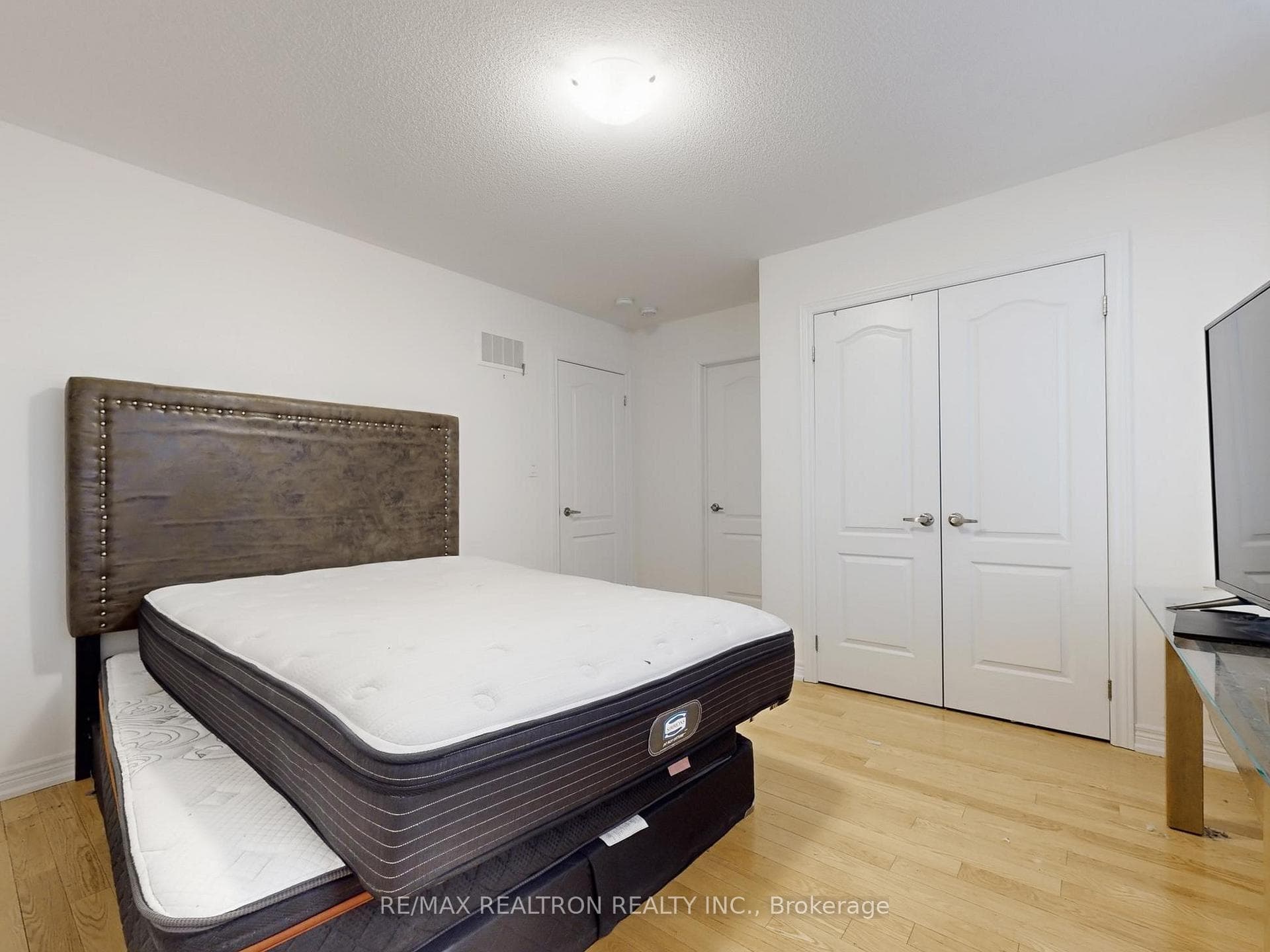 22 Pietrowski Drive Unit Upper photo 37