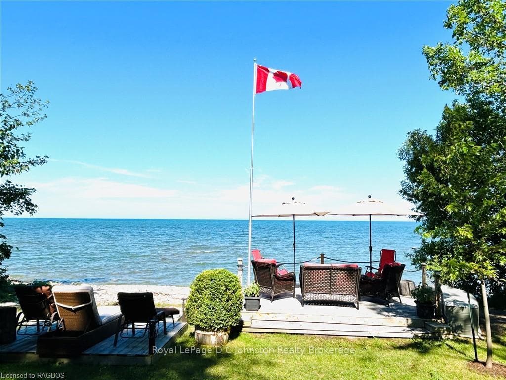 Deck at the waters edge!