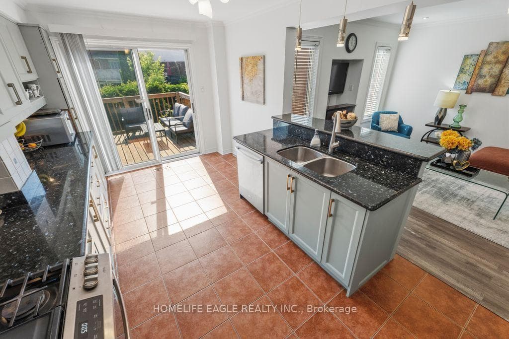156 Heale Avenue photo 10