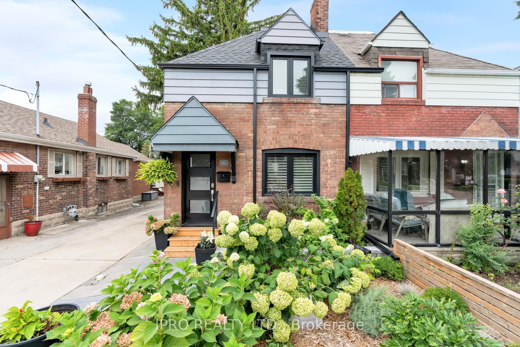 180 Woodville Avenue photo 2