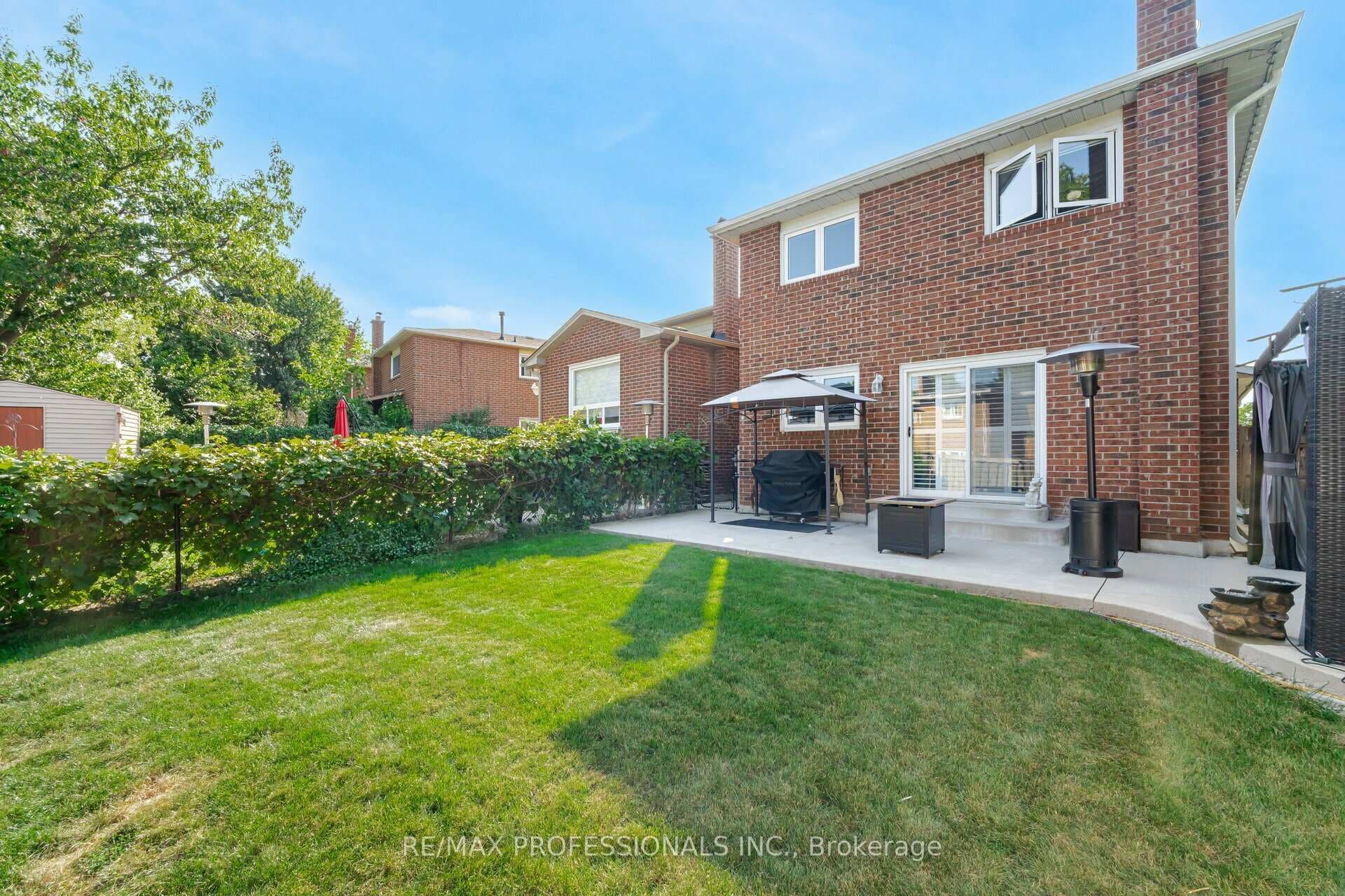 2 Crenshaw Court photo 40