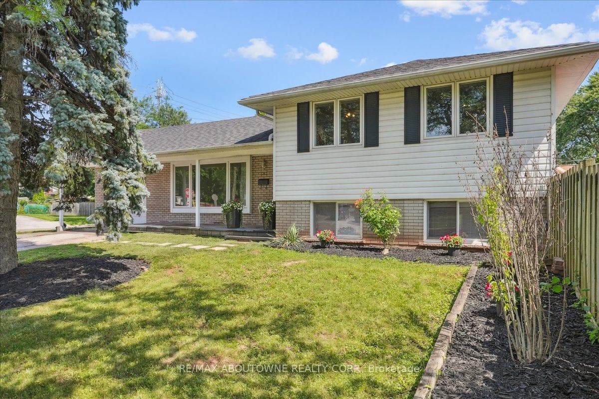 5352 Spruce Avenue photo 1