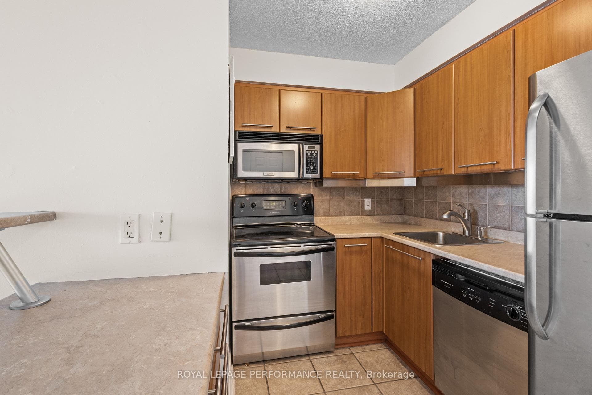 225 Alvin Road Unit 609 photo 11