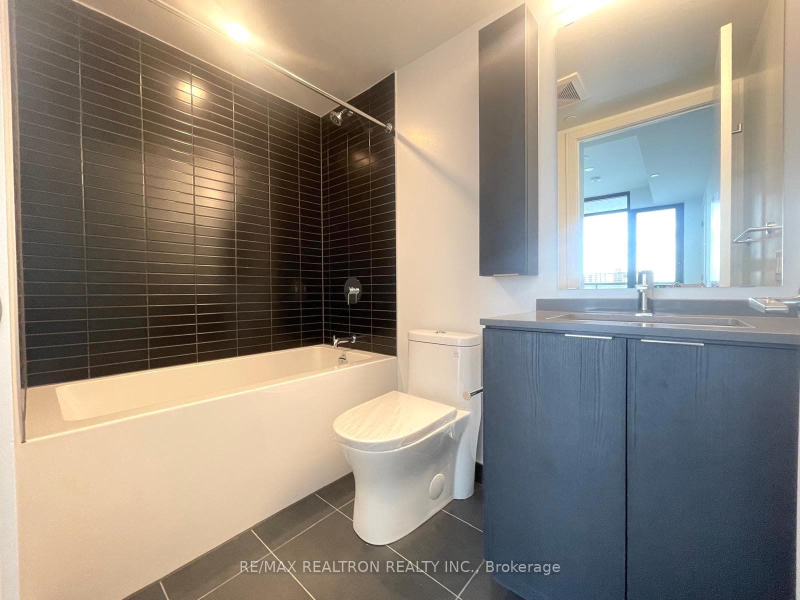 86 Dundas Street Unit 1201 photo 9
