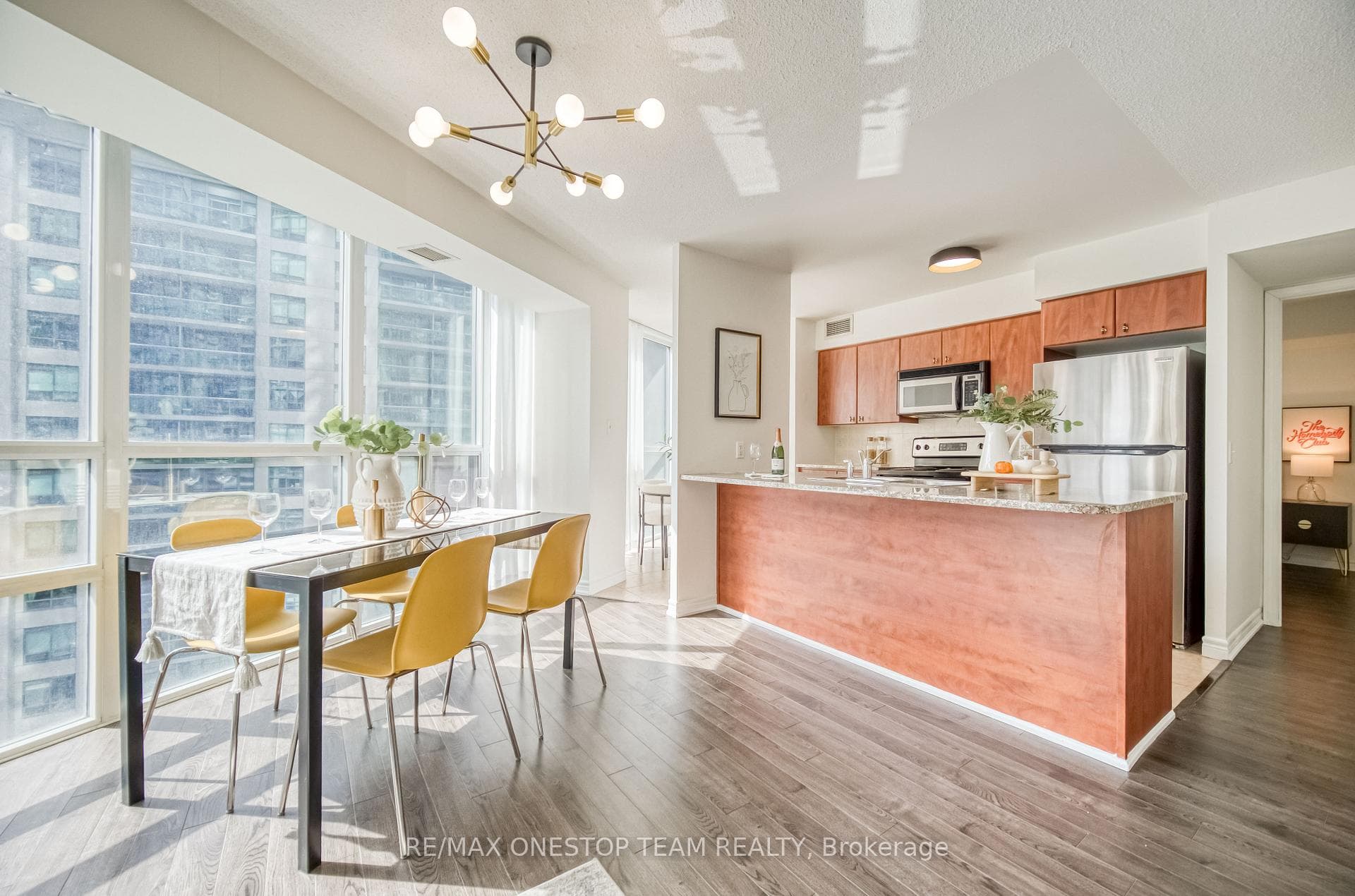 30 Grand Trunk Crescent Unit 1211 photo 11