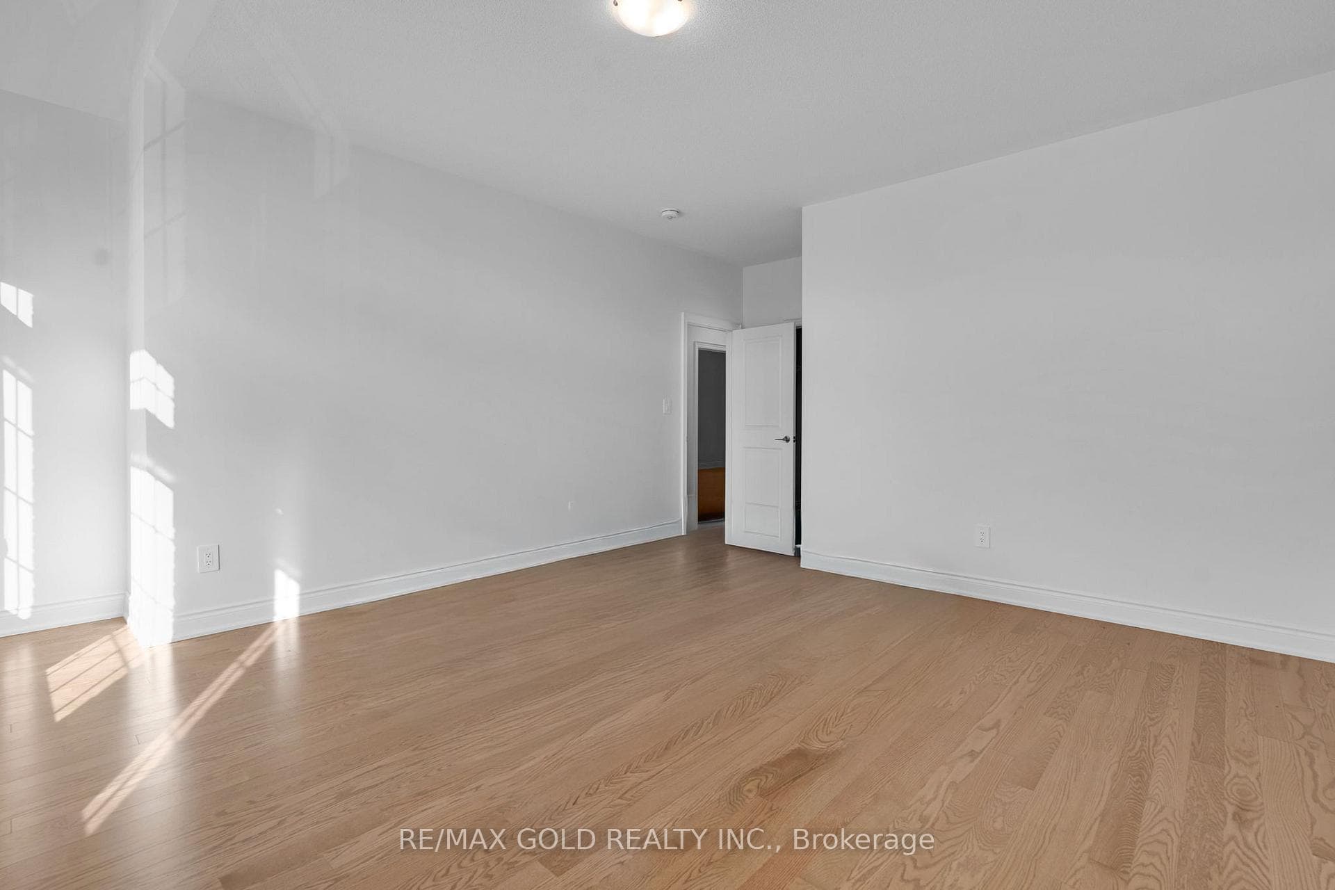 23 Bermondsey Way photo 37