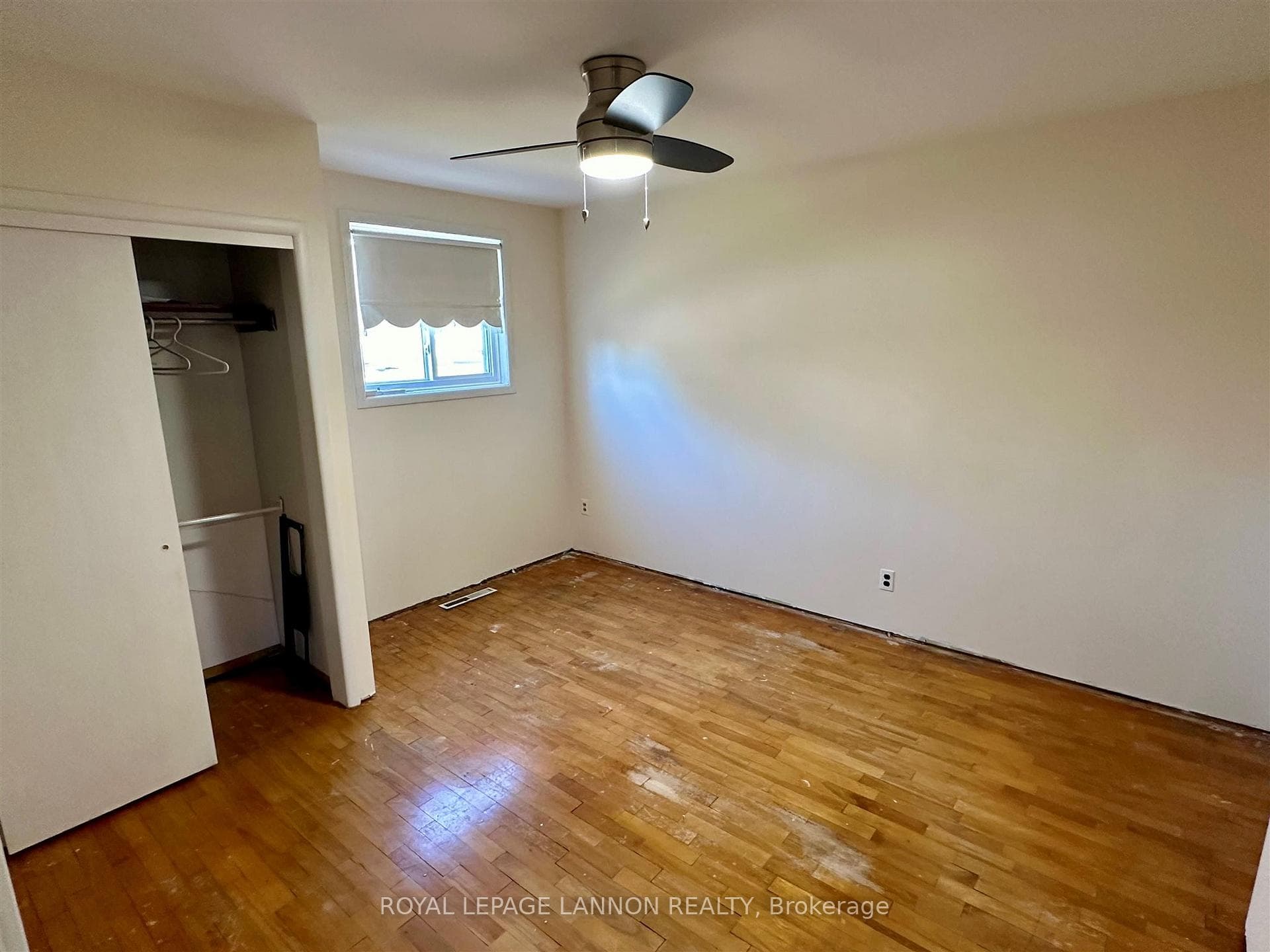 209 Regina Avenue photo 8
