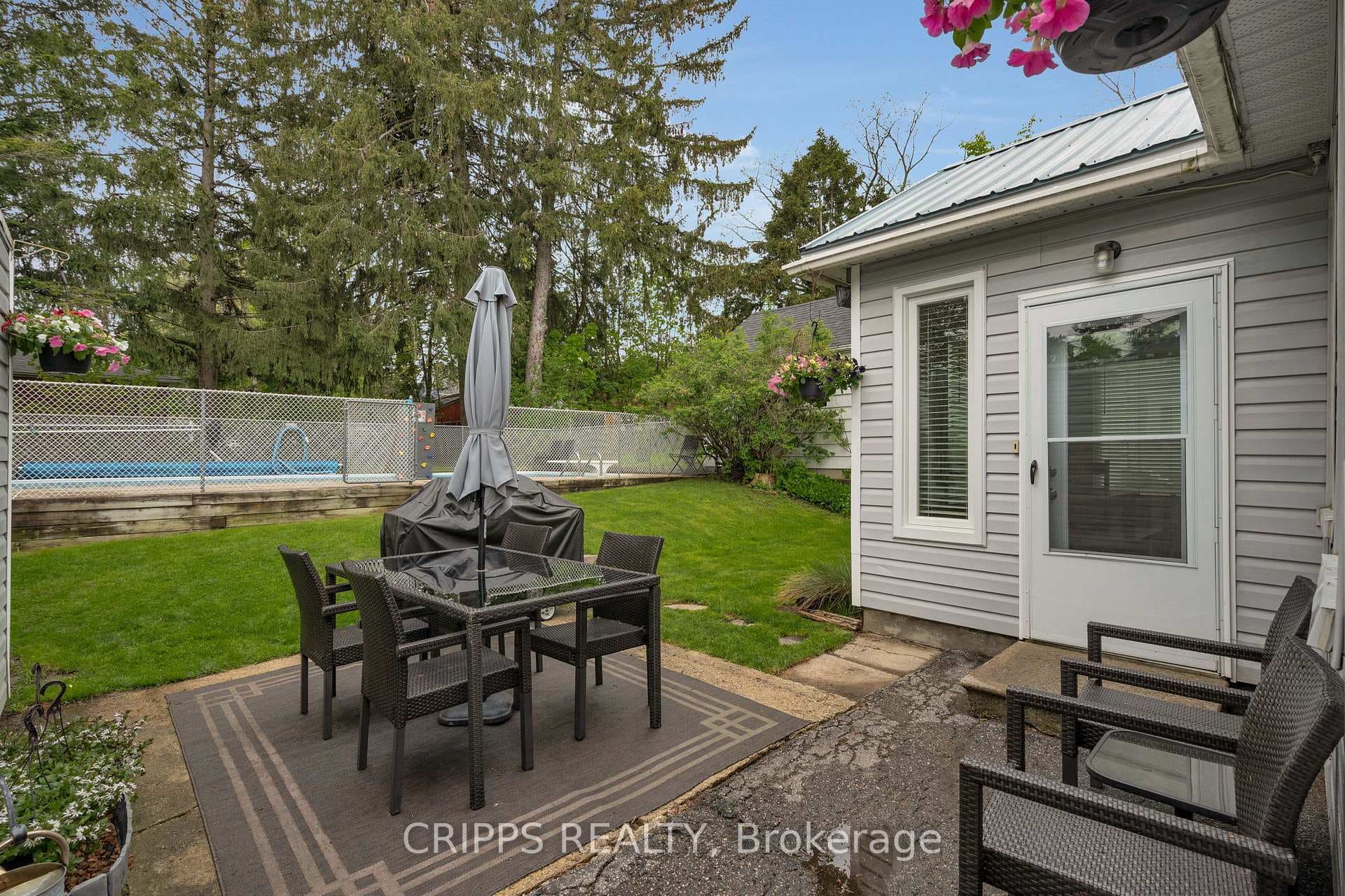206 Owen Street photo 20