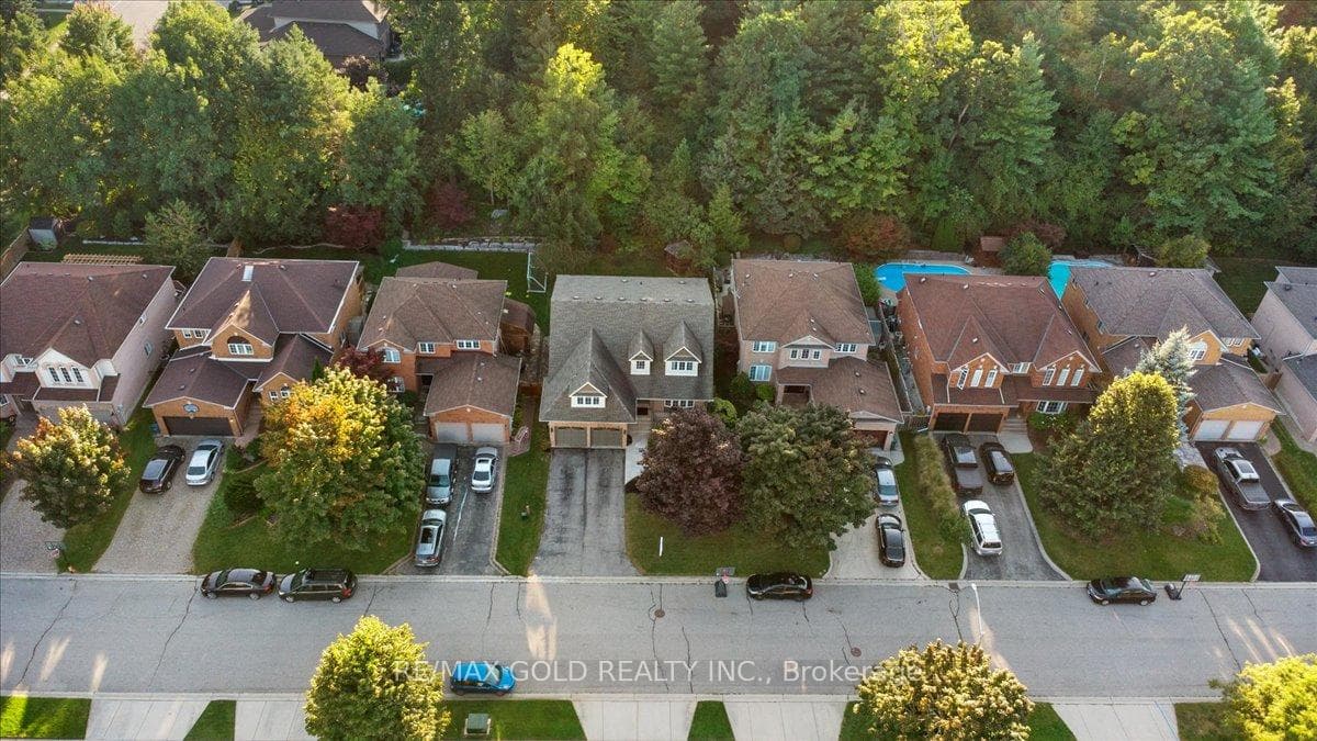 15 Canning Crescent photo 37