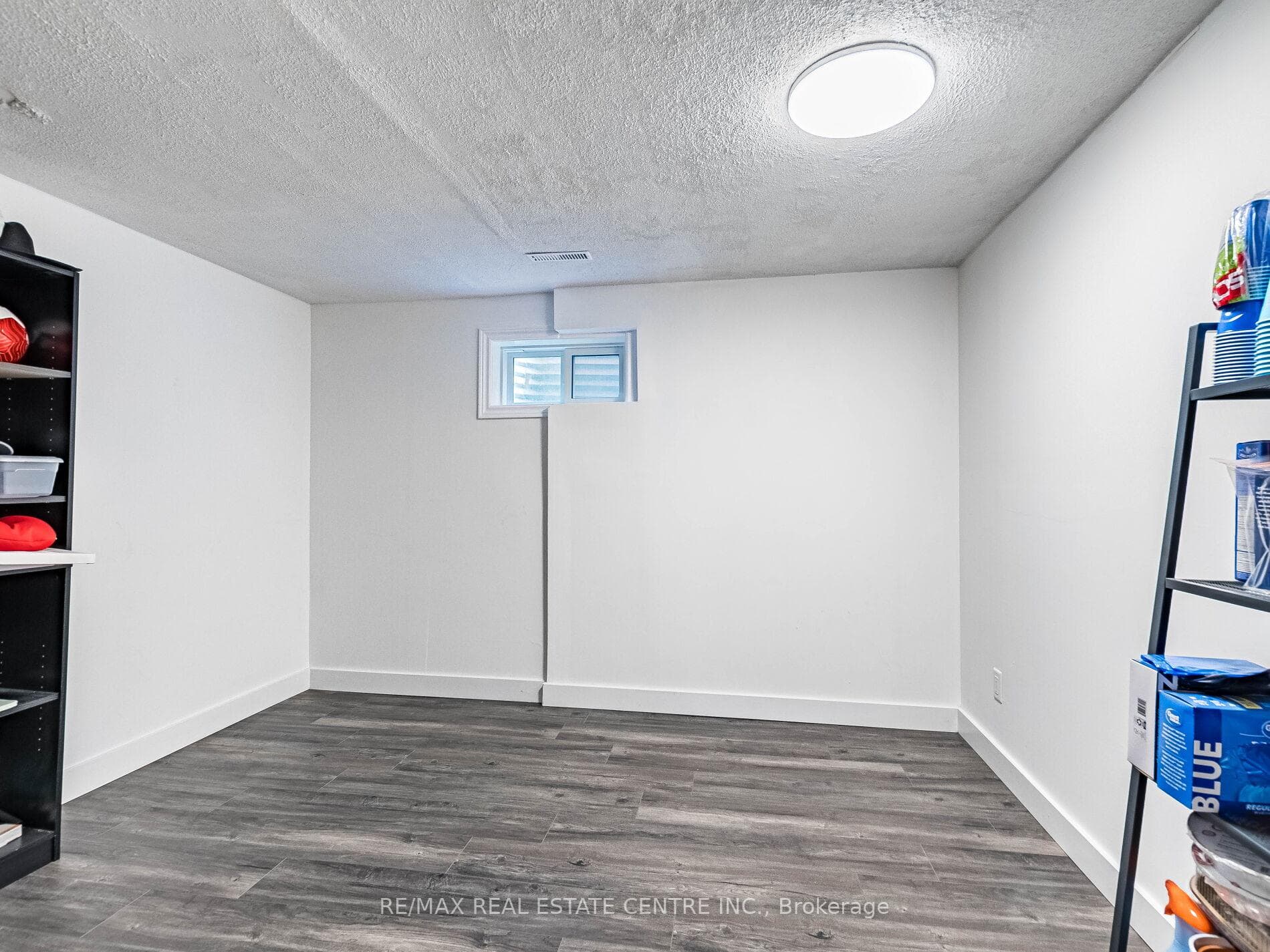 52 MOZART Crescent photo 41