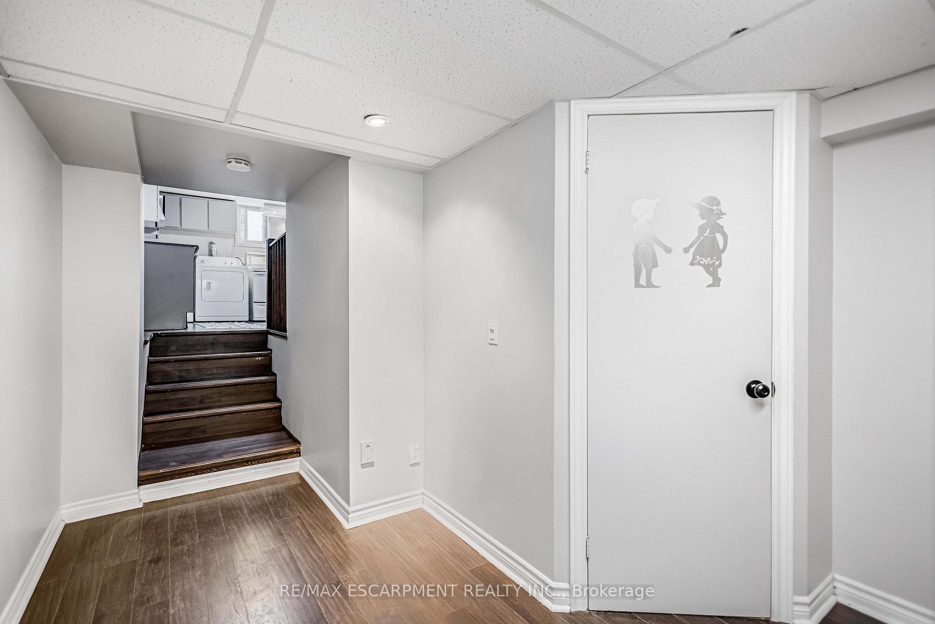 85 Ranchdale Drive photo 32