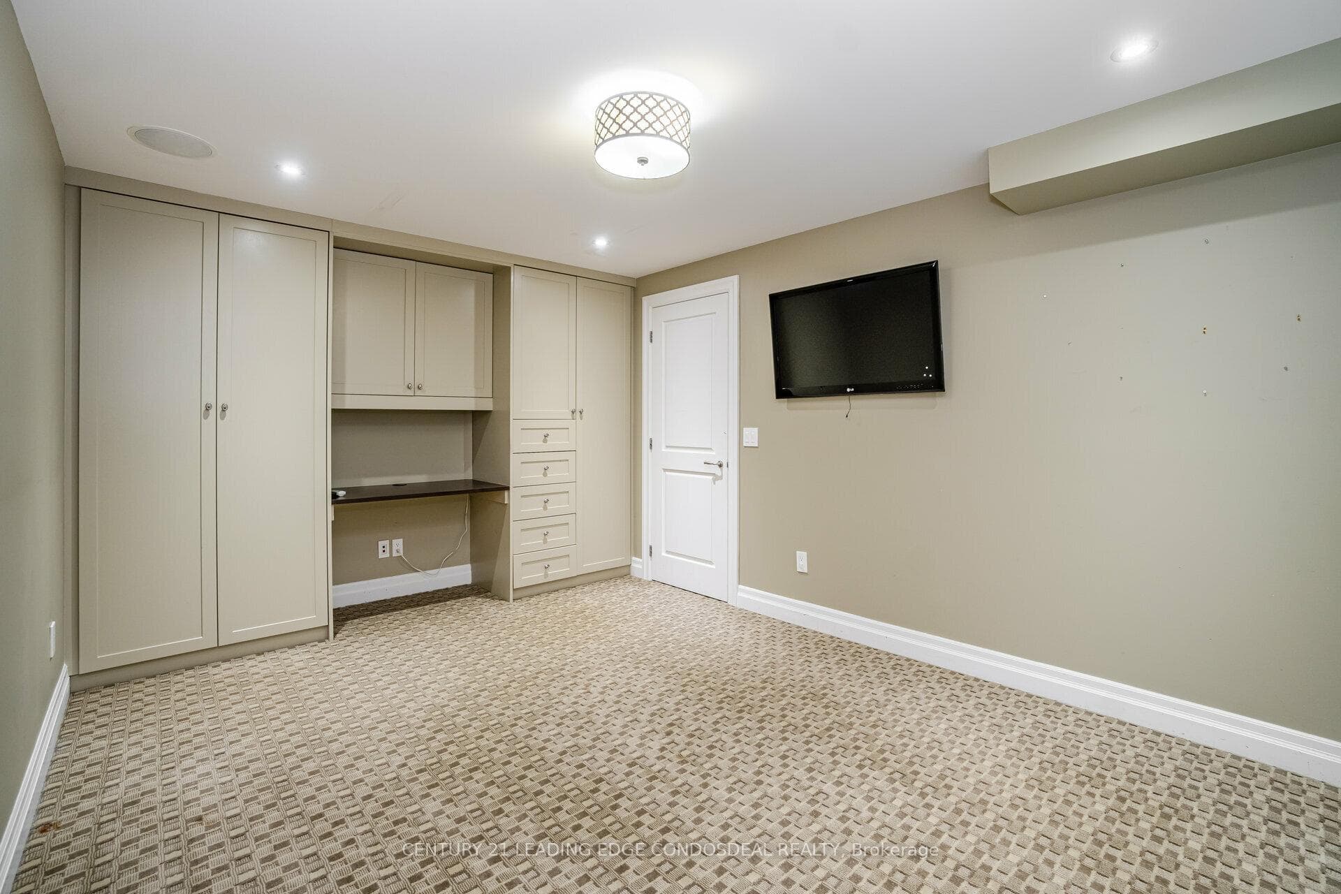 96 Laurentide Drive photo 37