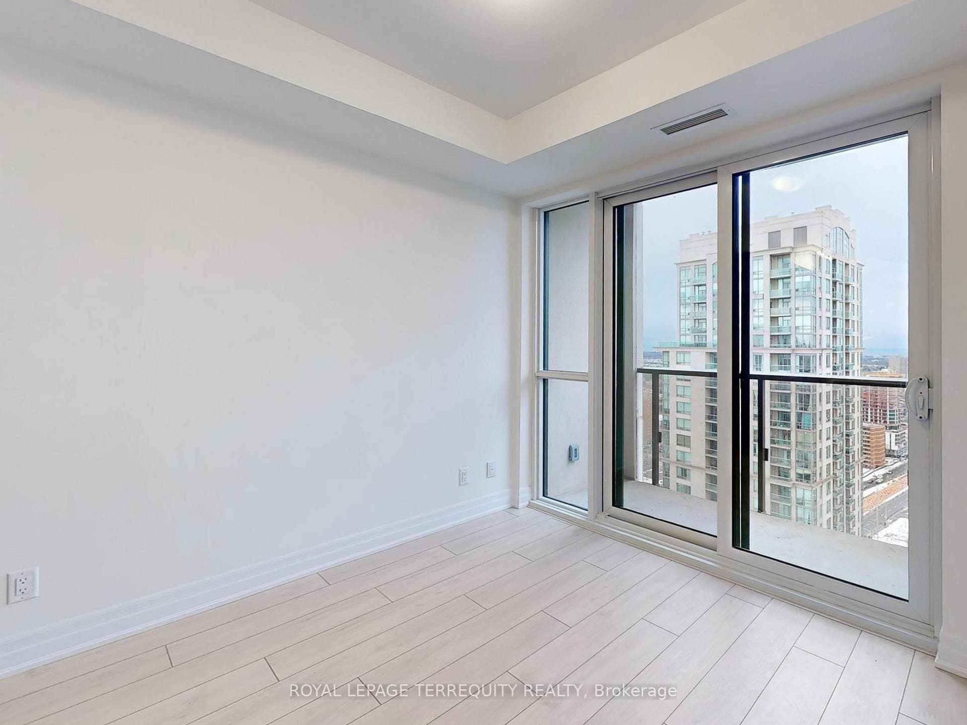 30 Elm Drive Unit 2605 photo 12