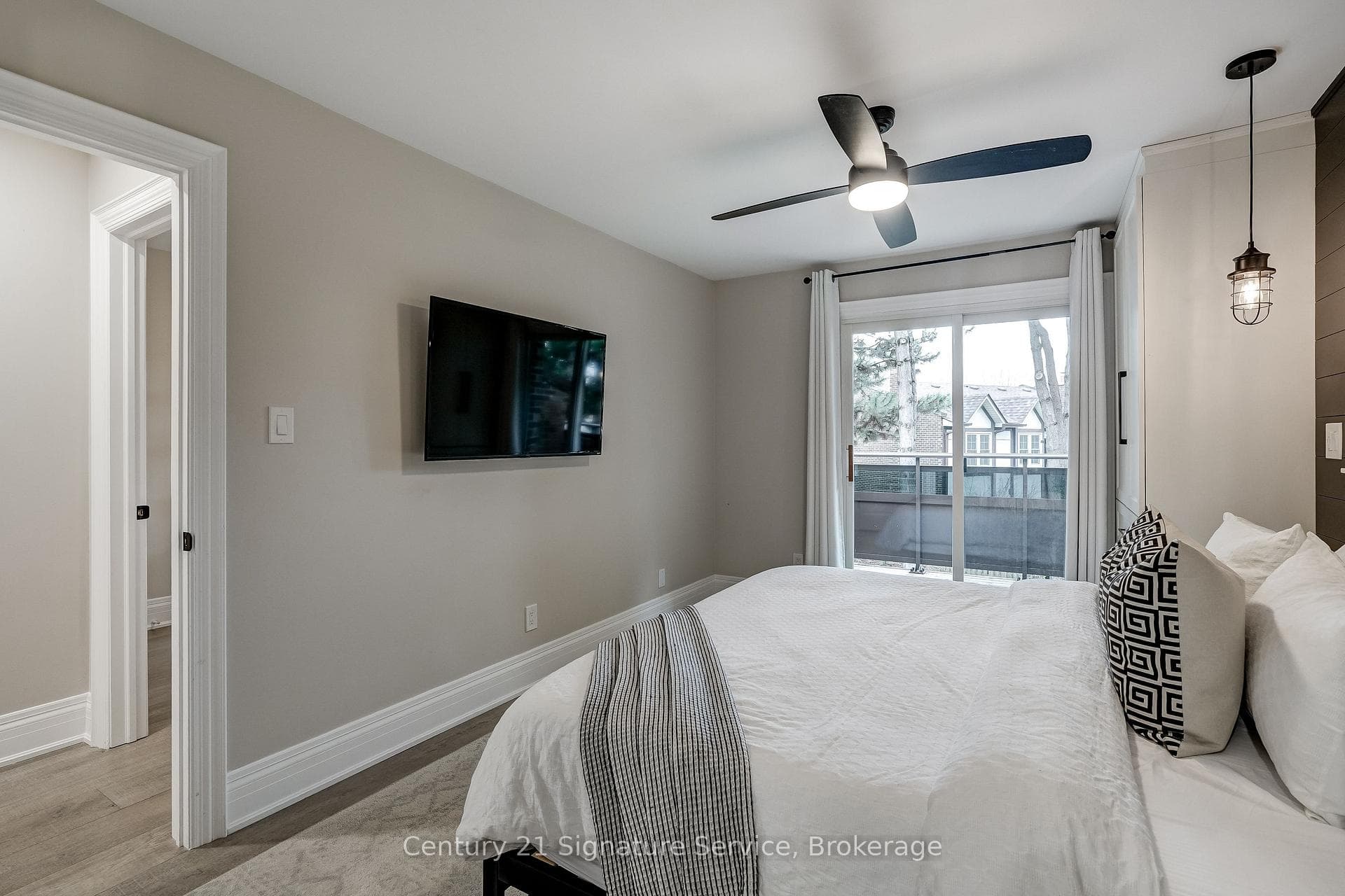 2120 Rathburn Road Unit 22 photo 29