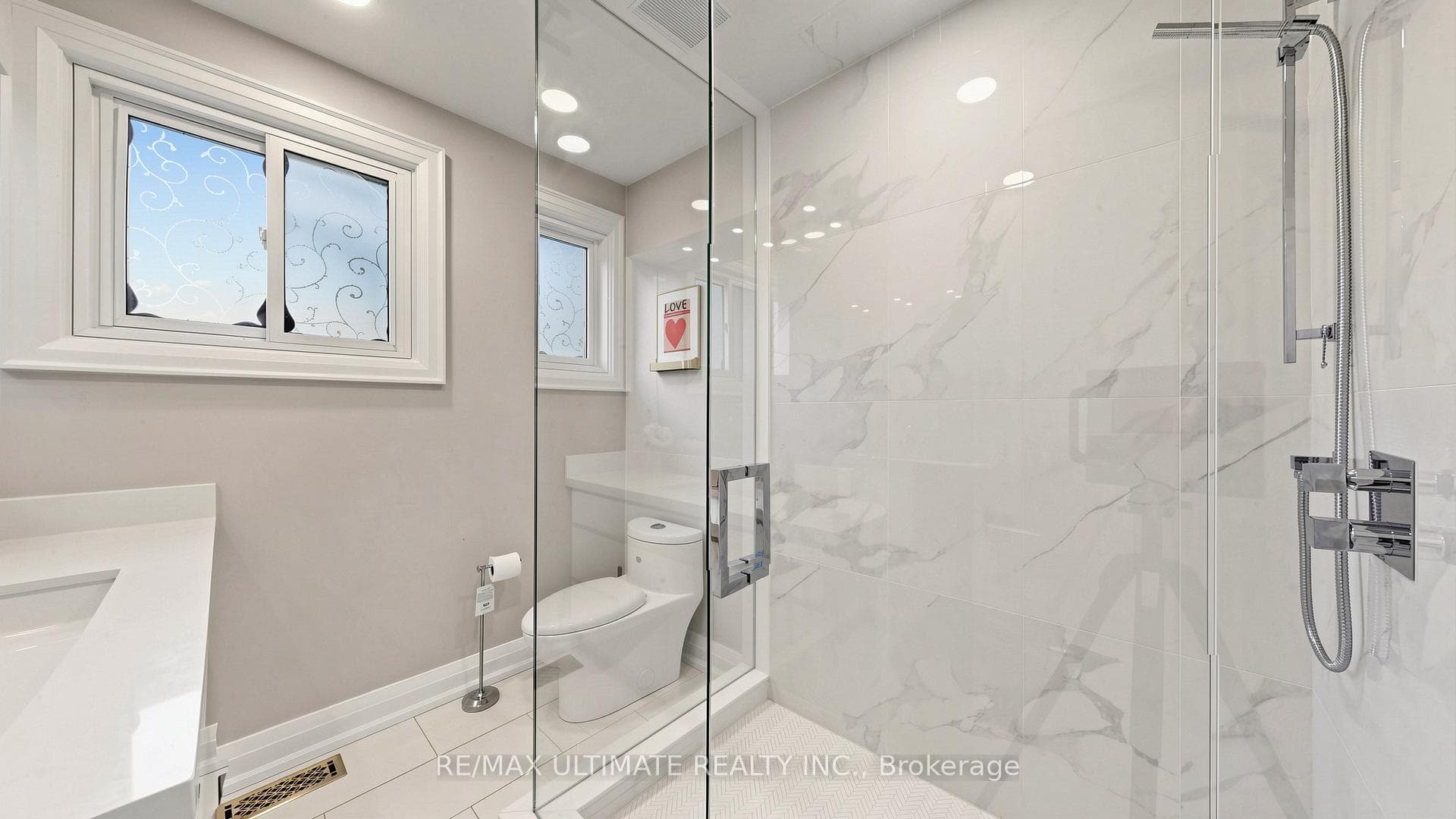 112 Coronation Drive photo 44
