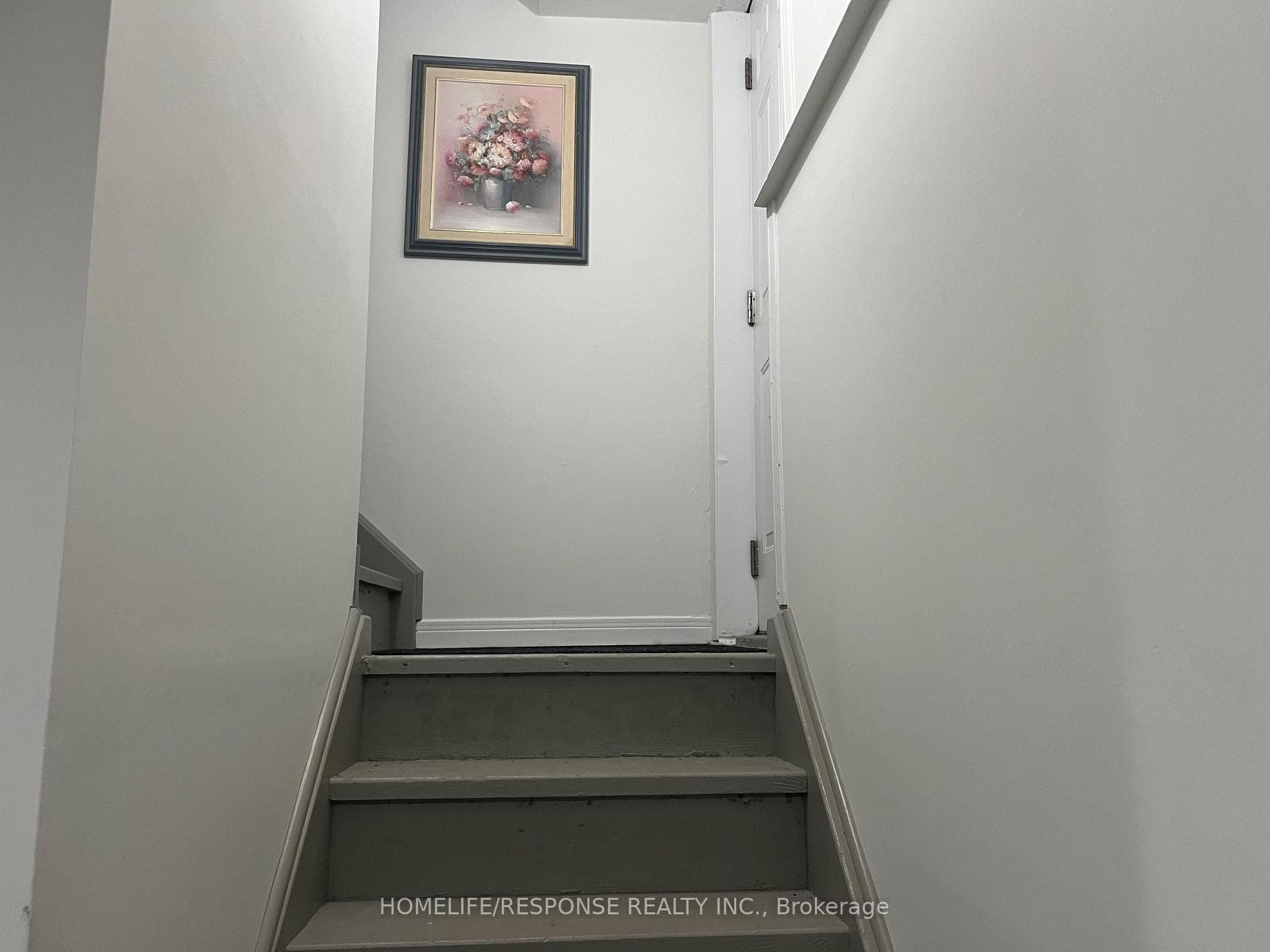 4547 REGENTS Terrace photo 2