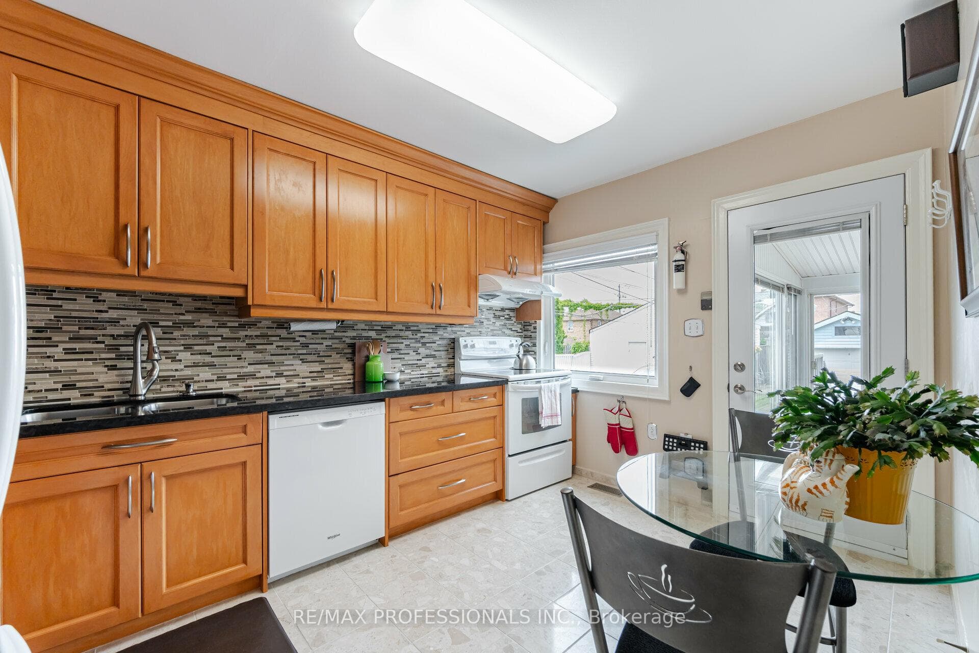 162 Aileen Avenue photo 16