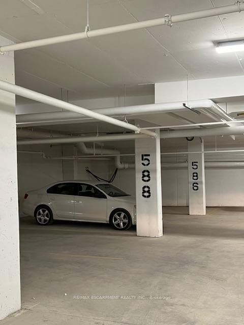 470 Dundas Street Unit 714 photo 39