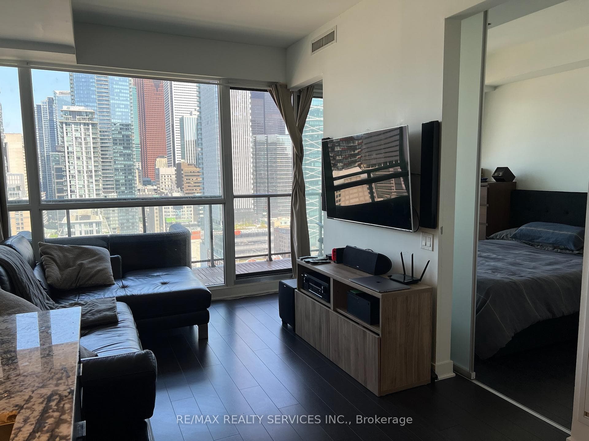 290 Adelaide Street Unit 2106 photo 3