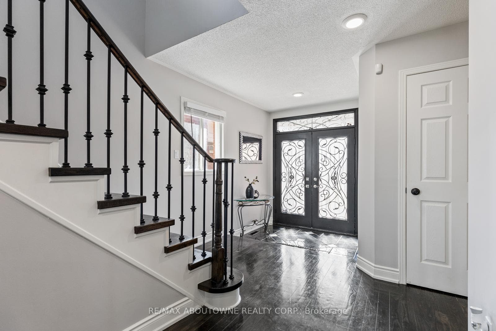 5628 Palmerston Crescent photo 5