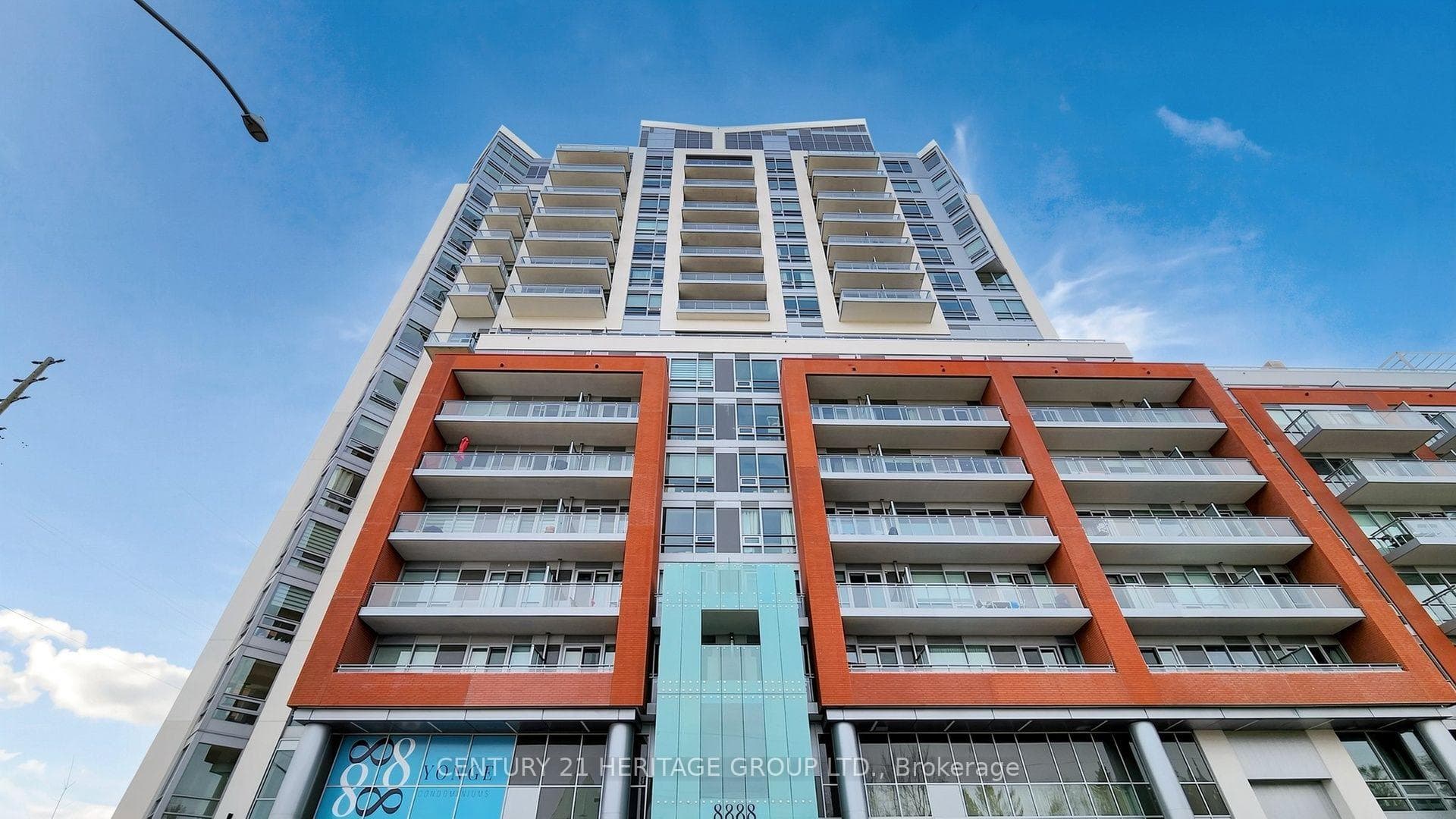 8888 Yonge Street Unit 622 photo 2
