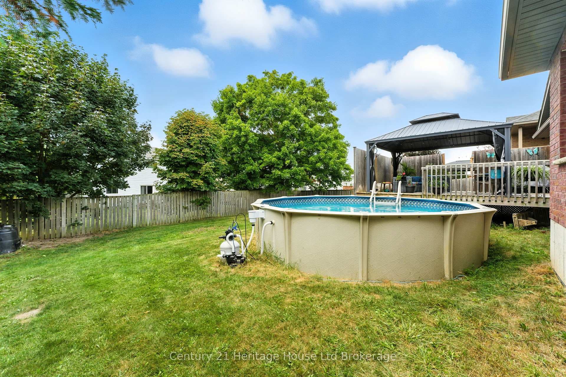 107 Applewood Street photo 45