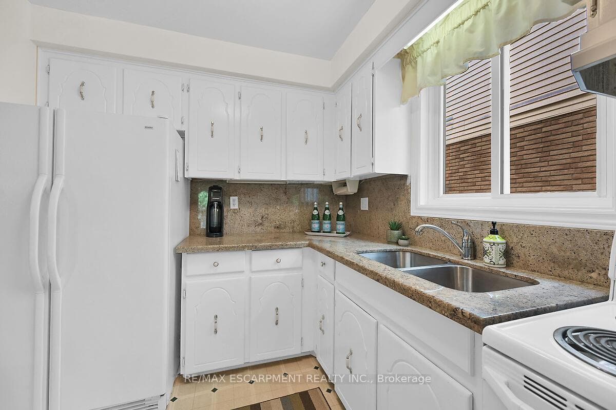50 Athenia Drive photo 17