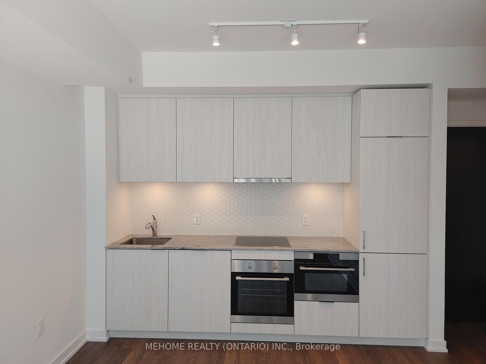 158 Front Street Unit 1516 photo 2