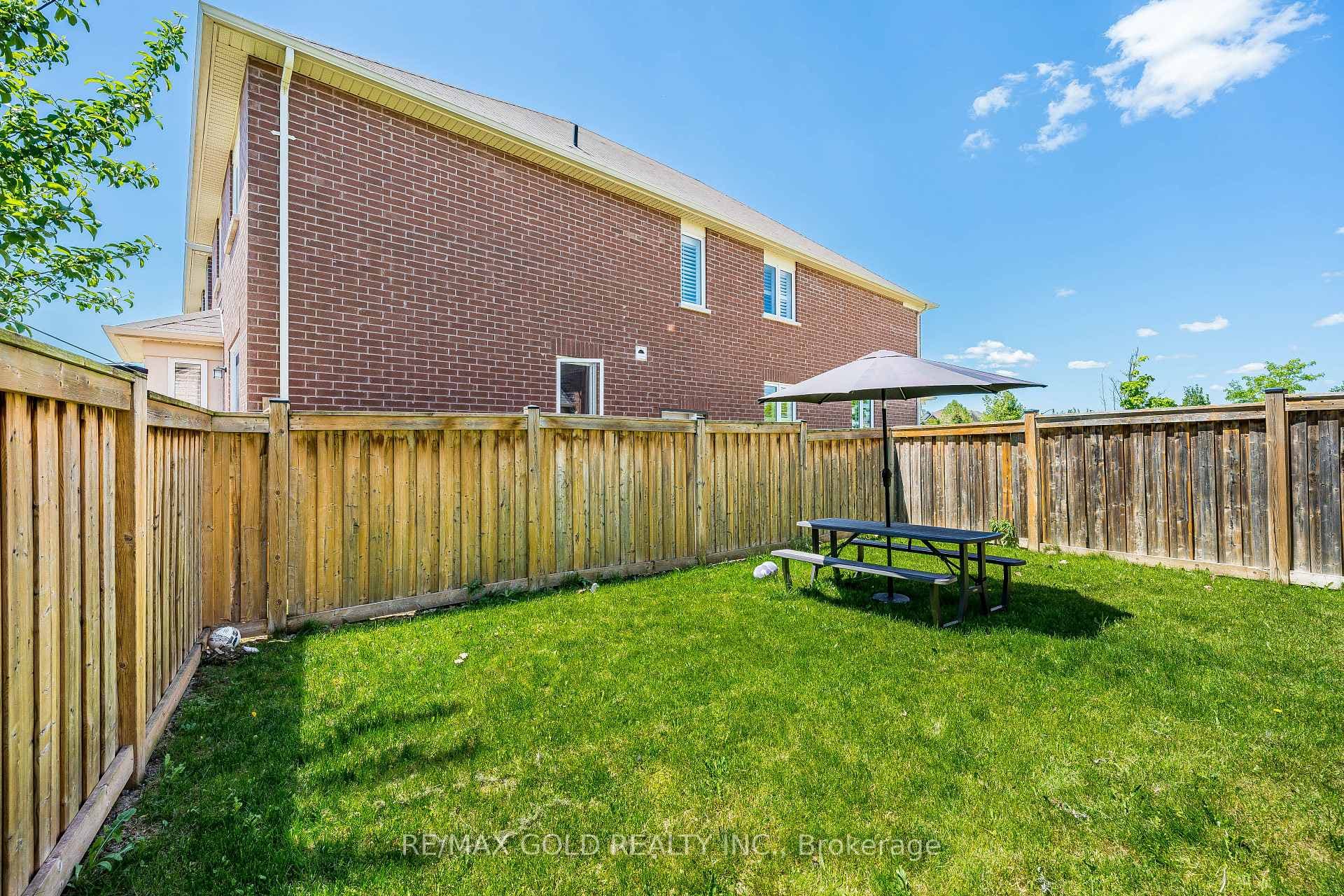26 Robert Parkinson Drive photo 36