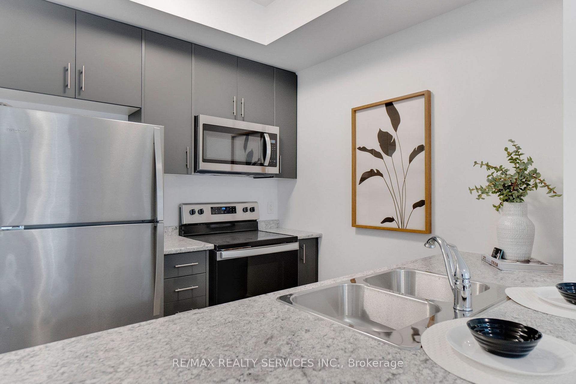 5055 Greenlane Road Unit 136 photo 11