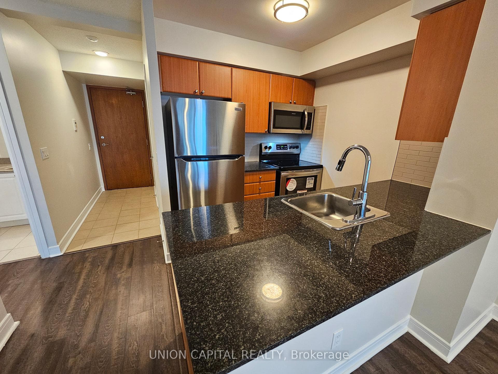 35 Bales Avenue Unit 1001 photo 6