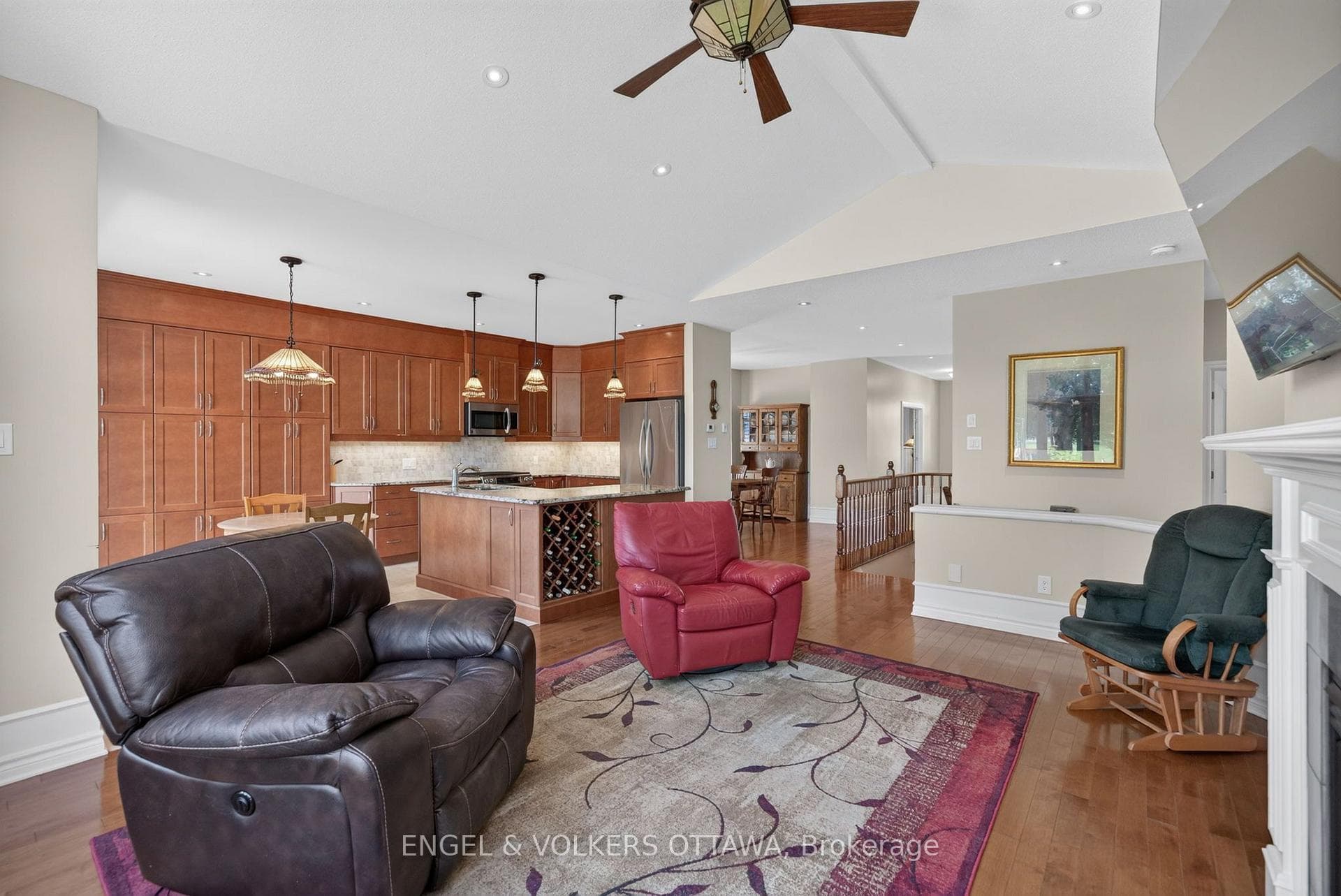 106 Equinelle Drive photo 8